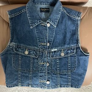 Stylish Sleeveless Jean Jacket